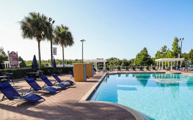 Amazing Family Townhouse Minutes From the Parks