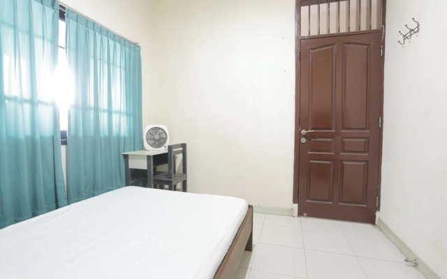 SPOT ON 94001 Sri Residence