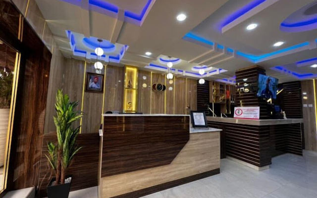 Dekings Luxury And Suites