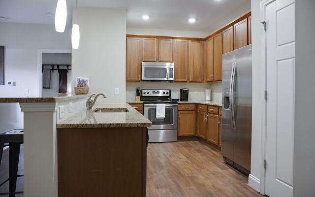 Plaza Midwood 1 and 2 BR Apts with Parking by Frontdesk