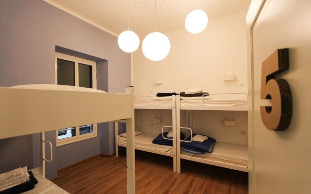 Grand Hostel Manin