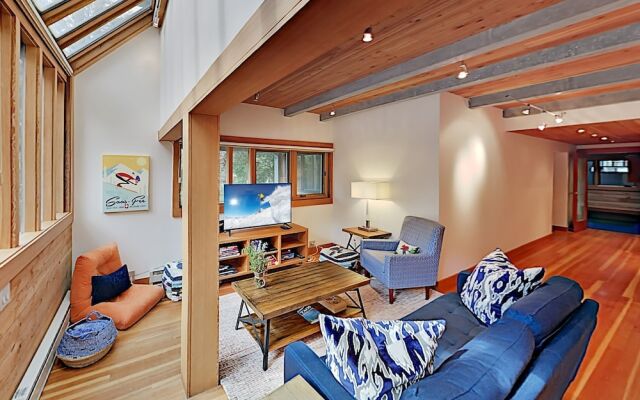 15tru2ag 3 Bedroom Condo