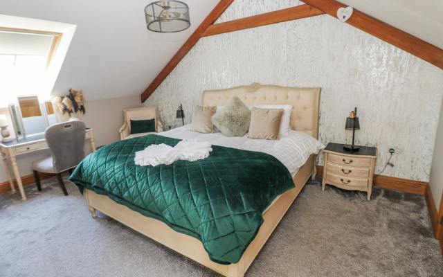 Rose Apartment - Gower