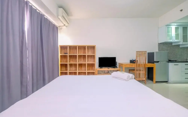 Homey And Cozy Studio At Park View Condominium Apartment