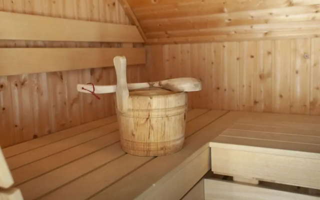 Thatched Villa by Ijsselmeer