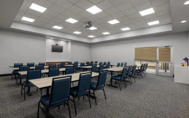 Spark by Hilton Artesia