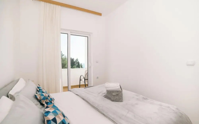 The Rooftop Apartment with Sea view