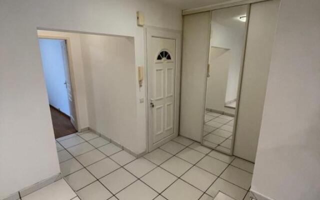 Grand appartement 87m2 à 10 mètres de la plage