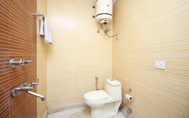 OYO 7619 Hotel VRS