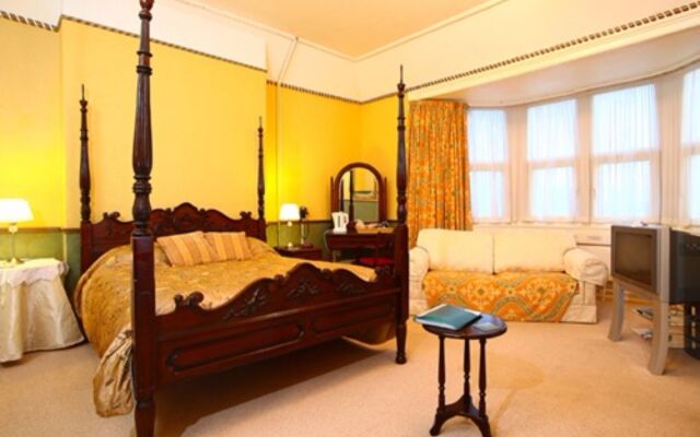 Meare Manor