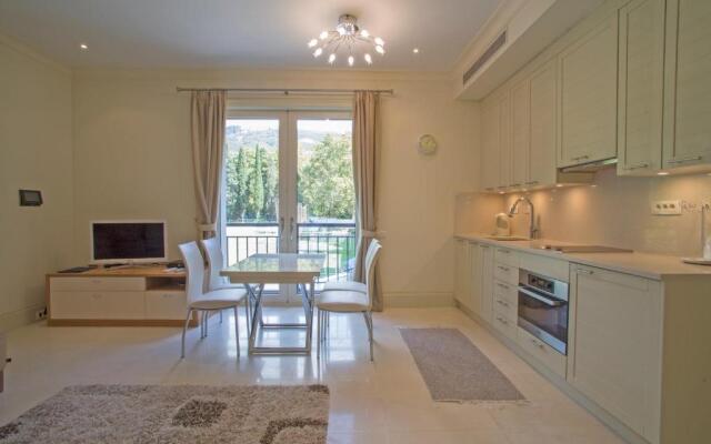 Porto Montenegro Zeta 102 - Cozy Studio