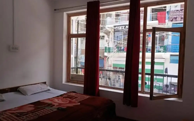 Holiday Inn Guest House