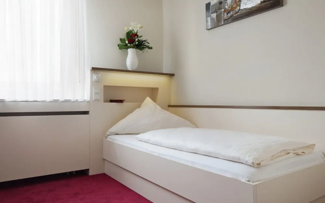 Central Hotel Garni