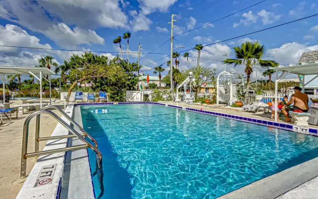 Twins Inn & Apartments