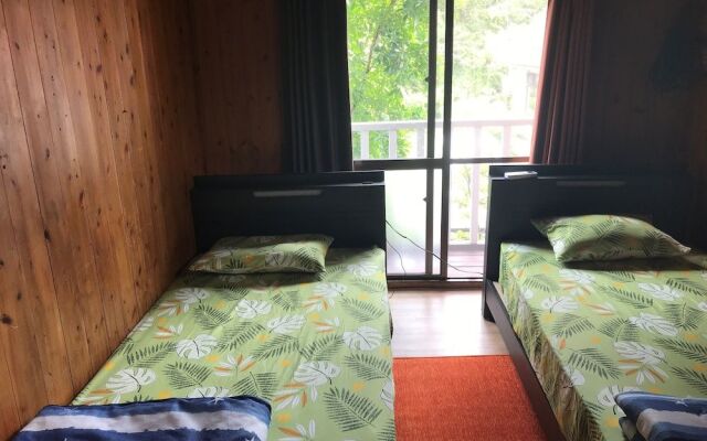 Guest House Long Island - Hostel