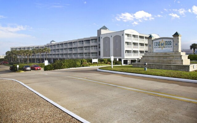 Casa Del Mar Beach Suites