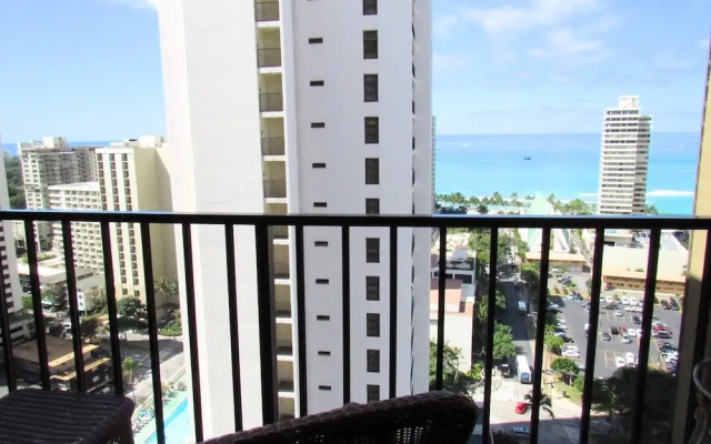 Waikiki Banyan Oceanview 24th Floor