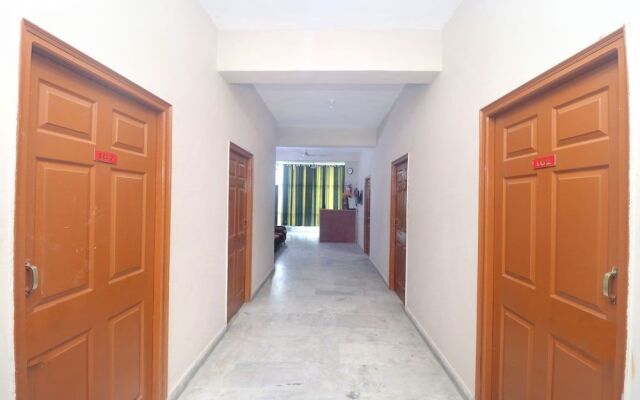 OYO 18570 Hotel Jazz