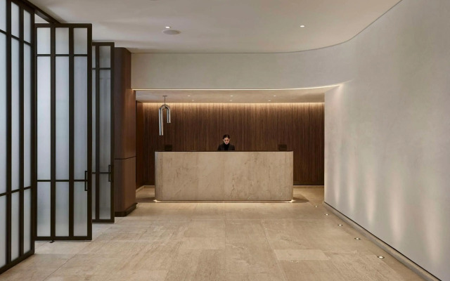 Vogue Hotel Montreal Downtown, Curio Collection by Hilton