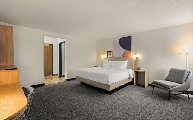 Spark by Hilton Fort Wayne