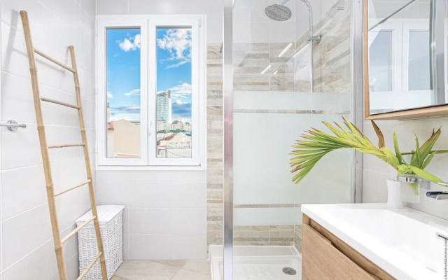 Foyal Suites