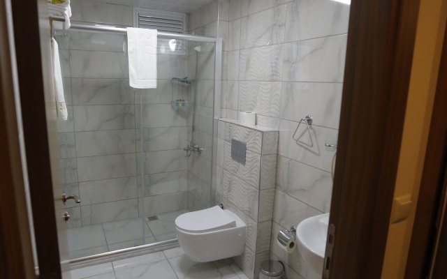Askar Port Hotel