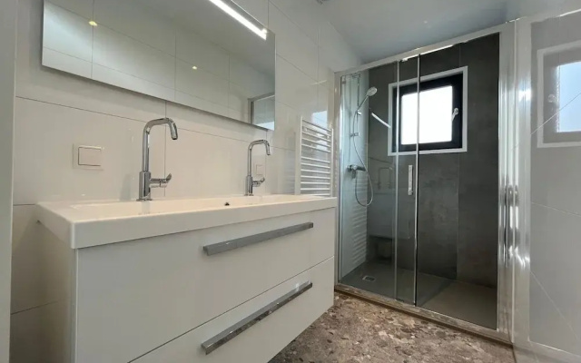 Veluwemeer Chalet Park Retreat