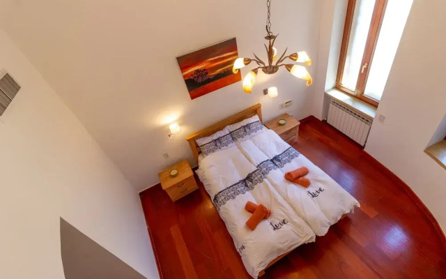 Art apartment in Mamila