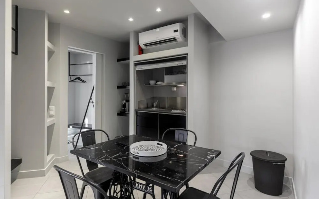 Fantastic Central Athens Suite With Rooftop Deck