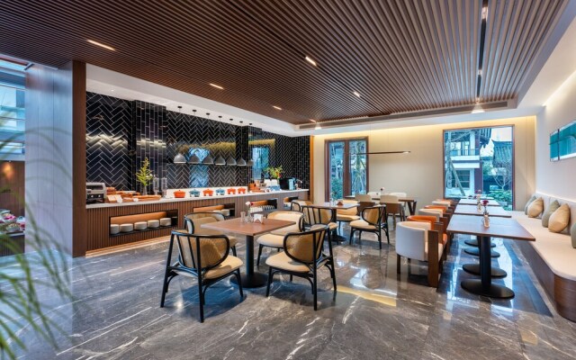 TELLUS. Qingchengshan Hot Spring Hotel