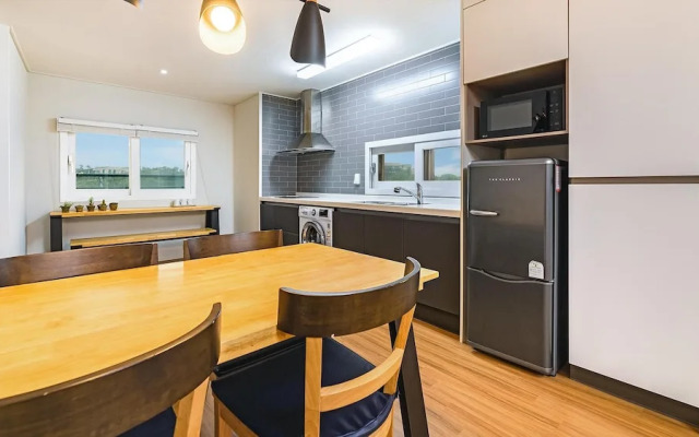 Jeju Eseutteuleya Pension