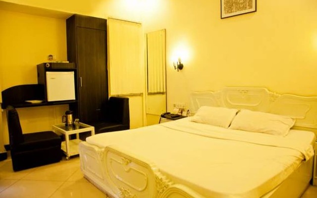 Hotel Sheela Towers