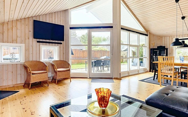 10 Person Holiday Home in Vaeggerlose