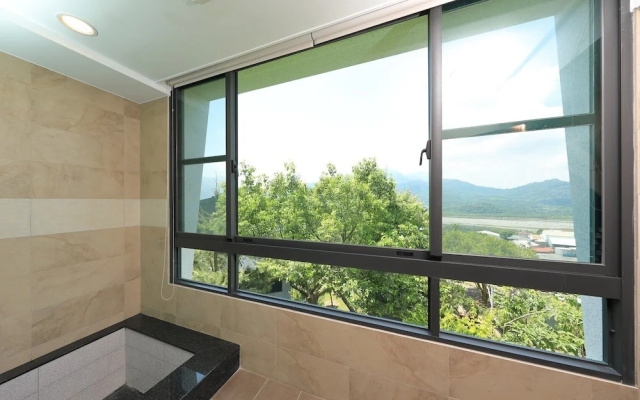 Five mountains and Three Water B&B