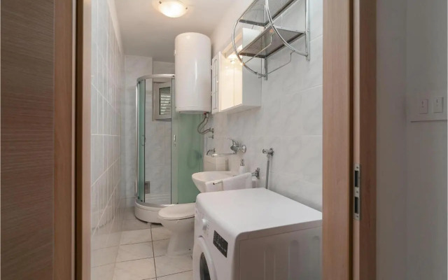 Three-Bedroom Apartment in Dugi Rat