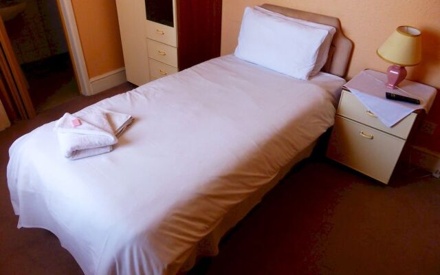 Hotel Dinara