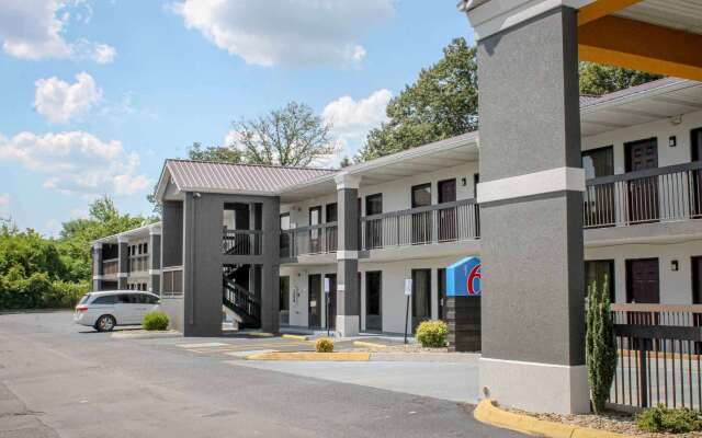 Motel 6 Knoxville, TN - East