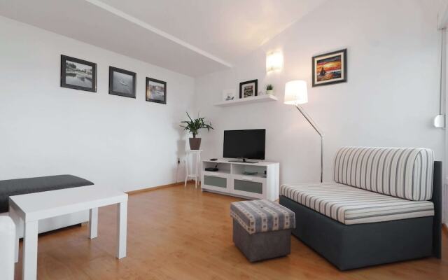 Modern Apartment With Private Pool in Maslenica