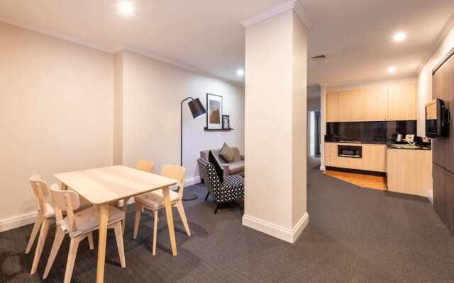 Chic 1-bedroom Apartment in Melbourne CBD