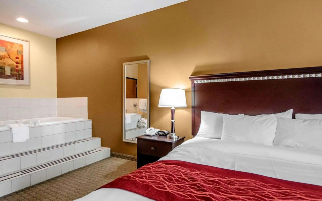 Comfort Suites Louisville East