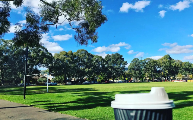 Hello Adelaide Motel and Apartments