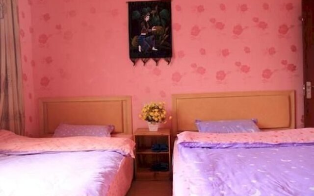 Fenghuang 999 Border Town Inn