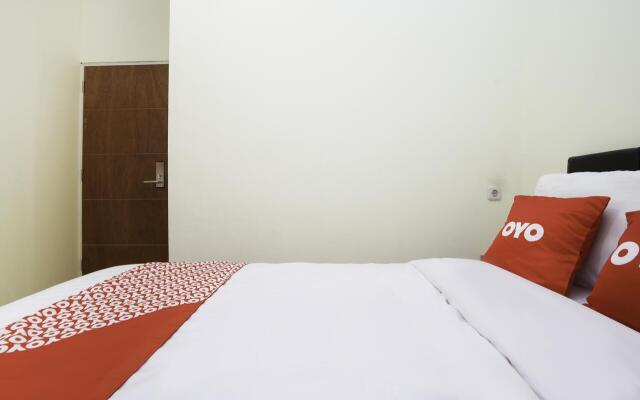 SUPER OYO Flagship 3688 Pot Art