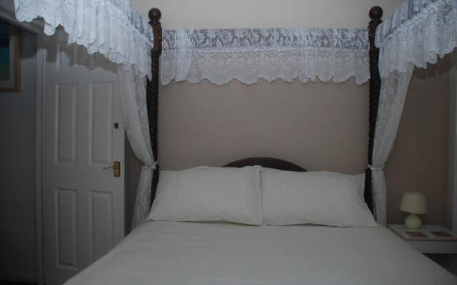 Whitecliff Guesthouse