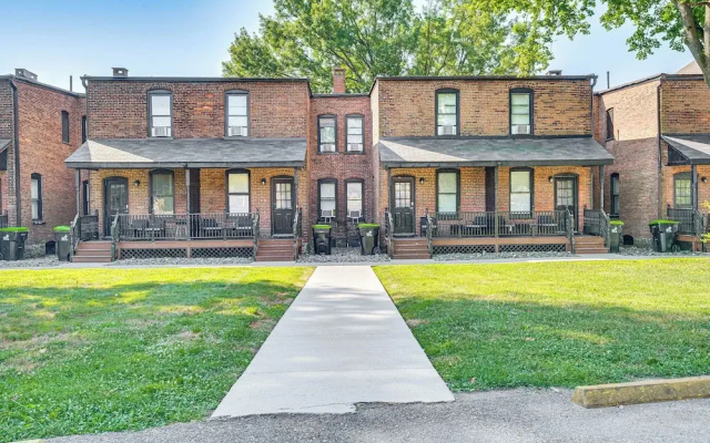 Stay & Play in Dtwn Stroudsburg: Updated Townhouse