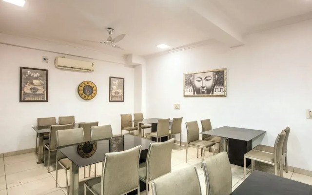 Hotel Emerald Suites & Banquet