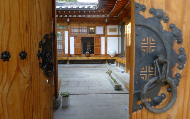 Xiwoo Hanok Guesthouse