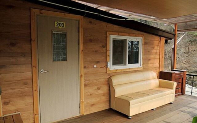 Wangju Godeok Pension