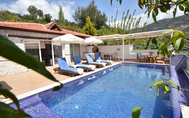 Villa Begum by Helaltatilvillari