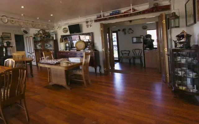 Anchors Aweigh Bed & Breakfast